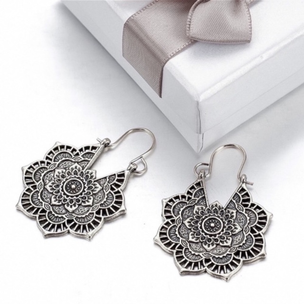 Host Pick! Antiqued boho silver earrings - Picture 2 of 8